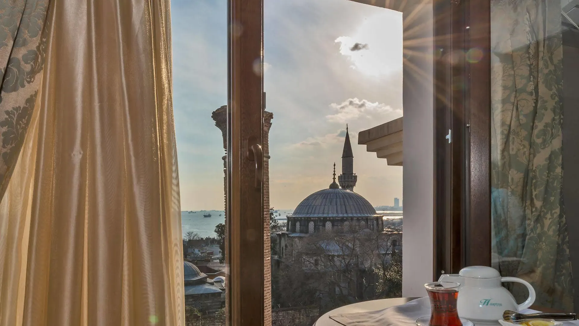 ****  Hotel Daphne Istanbul Turkey