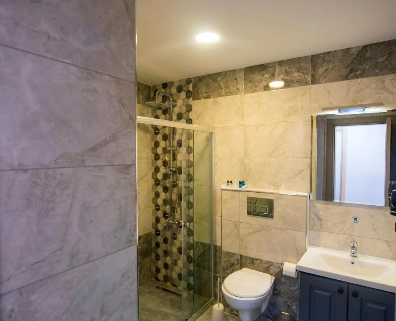 Hotel Daphne Istanbul 4*,