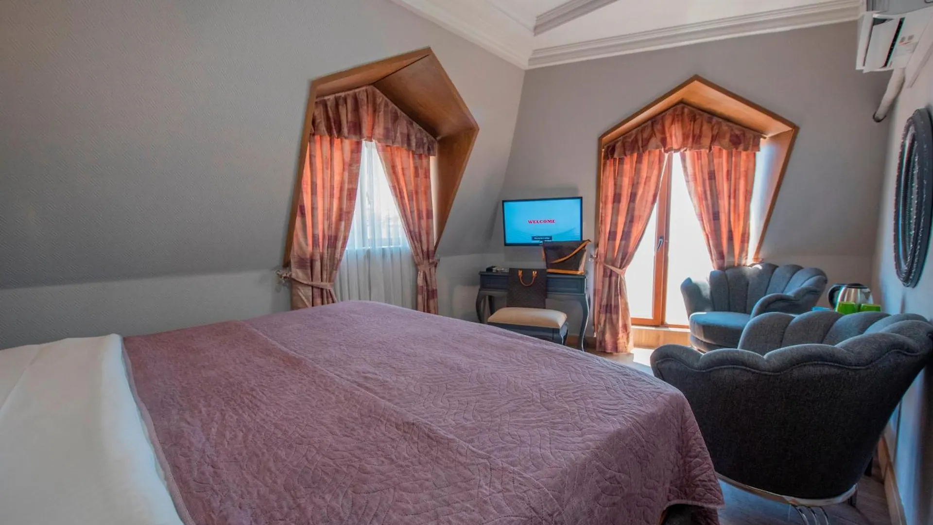 ****  Hotel Daphne Istanbul Turkey
