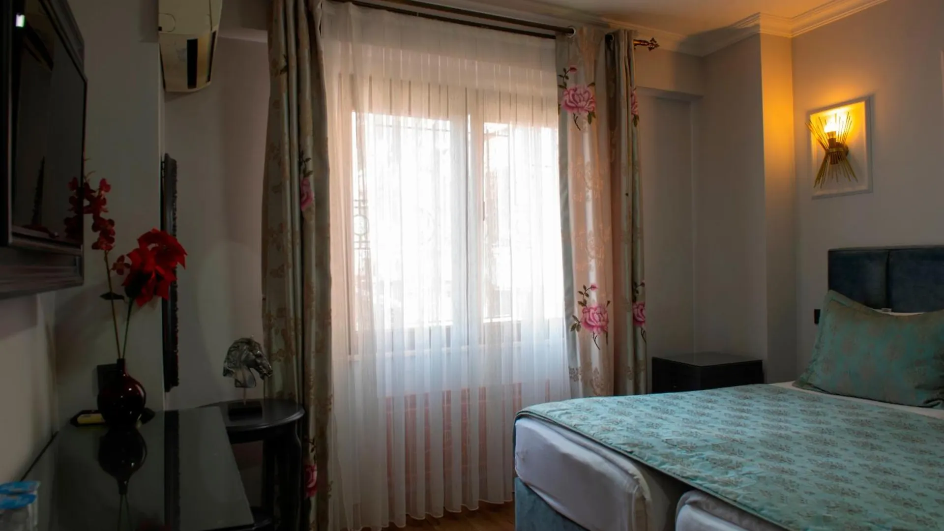 Hotel Daphne Istanbul 4*,  Turkey