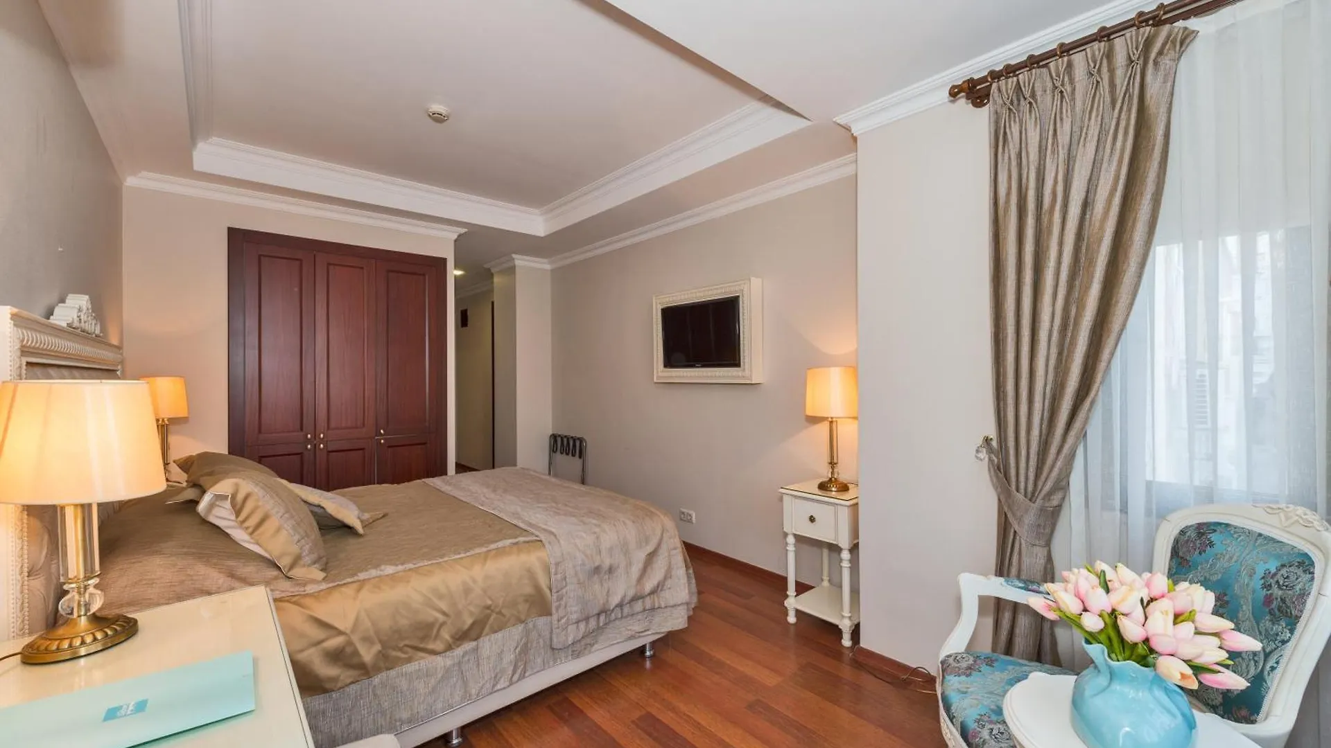 Hotel Daphne Isztambul 4*,